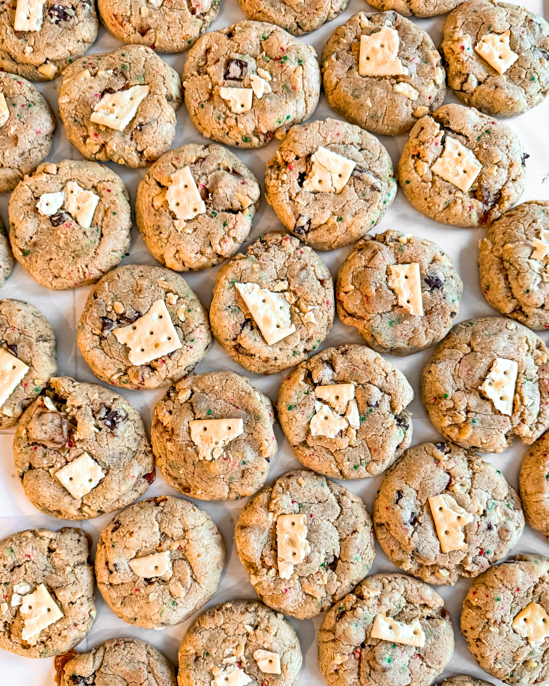 CHRISTMAS CRACK COOKIE